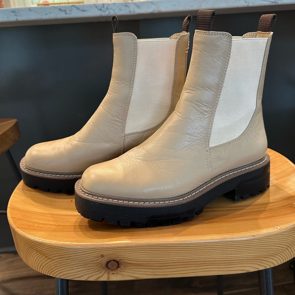 Sam Edelman Laguna Boot - Picture 2 of 6